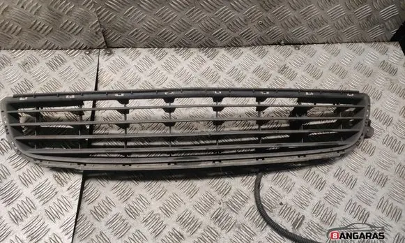 Opel Zafira B Front bumper lower grill 13124978