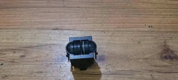 Volkswagen PASSAT B5 Headlight level height control switch 3B0941333C nera