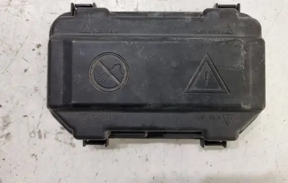 BMW 1 F20 F21 Fuse box cover 9224872 10688710