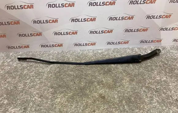 Front wiper blade arm