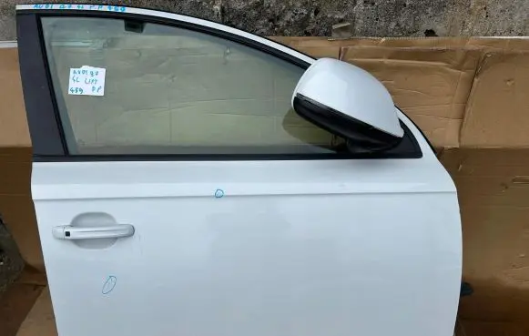 Audi Q7 4L Front door