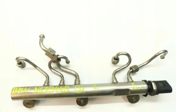 BMW 5 F10 F11 Fuel main line pipe 7642156 0261545072