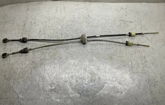 Opel Astra H Gear shift cable linkage 55350266