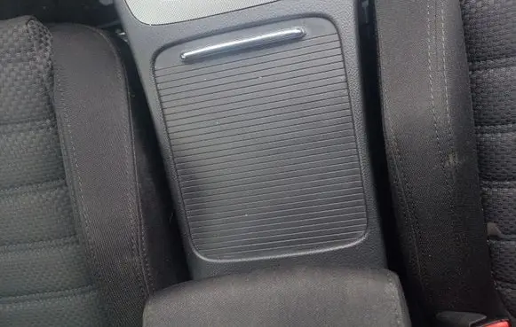 Volkswagen PASSAT B6 Cup holder pad/mat 