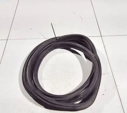 Opel Zafira B Rubber seal front coupe door 