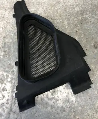 Mercedes-Benz ML W166 Wiper trim A1668300013
