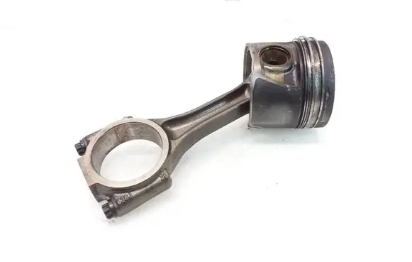 Audi A4 S4 B7 8E 8H Piston with connecting rod