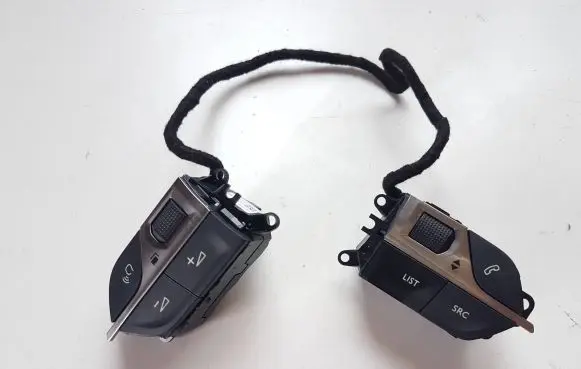 Peugeot 3008 II Steering wheel buttons/switches 9812313777