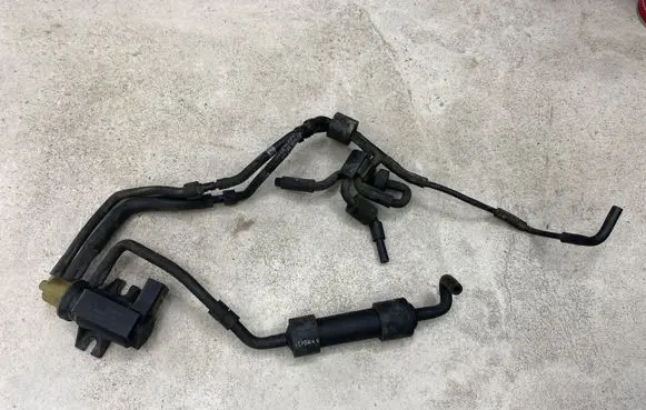Volkswagen PASSAT B6 Turbo solenoid valve 1K0906627A