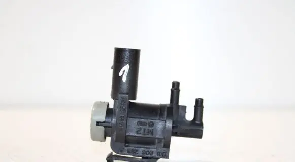 Audi A4 S4 B8 8K Turbo solenoid valve 1K0906283A