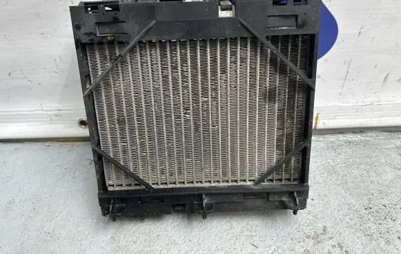 Engine oil radiator