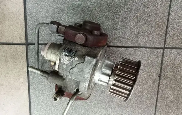 Mitsubishi L200 Fuel injection high pressure pump 1460A047