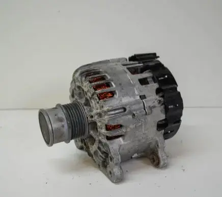 Volkswagen Jetta VII Generator/alternator 04E903024F