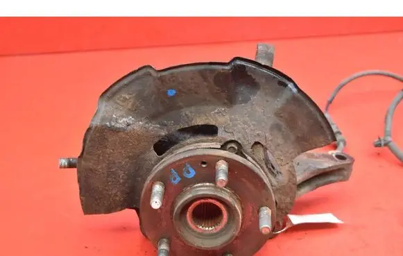 Hyundai Tucson JM Front wheel hub spindle knuckle
