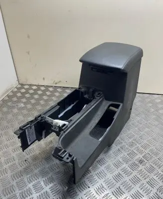 Nissan Navara D40 Armrest 