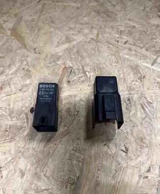 Audi A4 S4 B9 Glow plug pre-heat relay 8W0907599