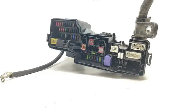 Toyota Aygo AB40 Fuse module 821110HS40
