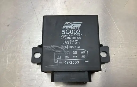 Audi A3 S3 8P Tow bar relay 5C002 12V3352W E4020712