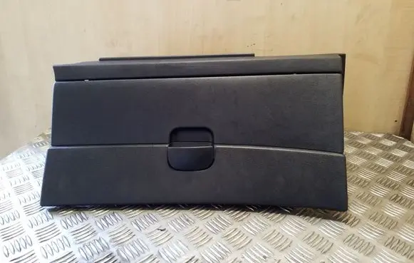 Nissan Qashqai Glove box set 68520BR00A
