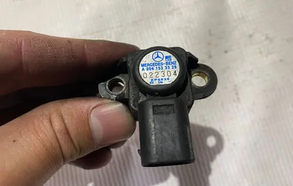Mercedes-Benz C W203 Air pressure sensor a0041533328 0041533328