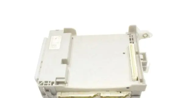 Toyota Auris 150 Comfort/convenience module 8273012T80
