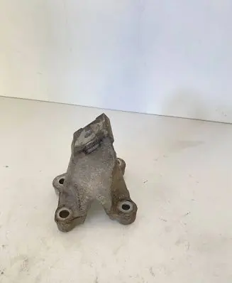 Audi A6 S6 C6 4F Engine mounting bracket 4F0199307AA
