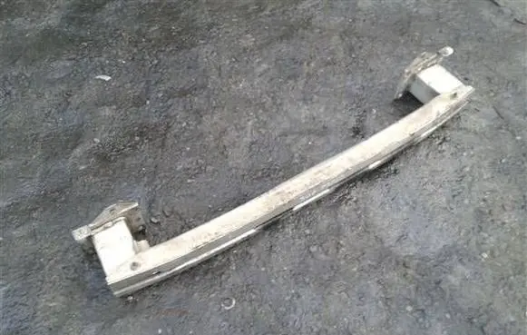Peugeot 308 Front bumper support beam 