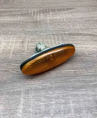 Mazda Premacy Front fender indicator light 0464120 Stanley Used