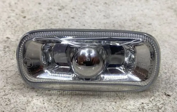 Audi A4 S4 B7 8E 8H Front fender indicator light 8E0949127
