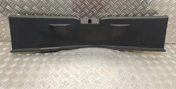 Trunk/boot sill cover protection