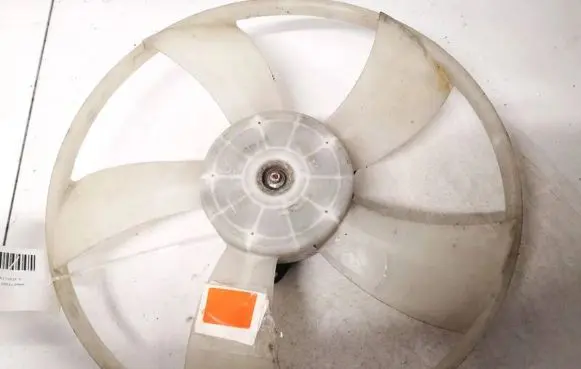 Toyota Yaris Radiator cooling fan shroud