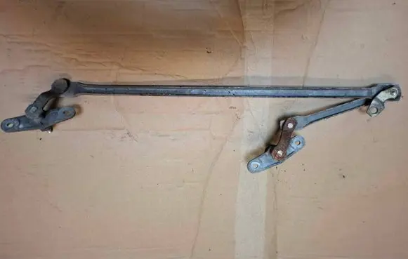 Mercedes-Benz W123 Front wiper linkage 