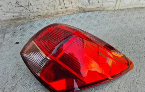 Nissan Qashqai+2 Rear/tail lights 0821519K1R 0821519K1RB 89070312