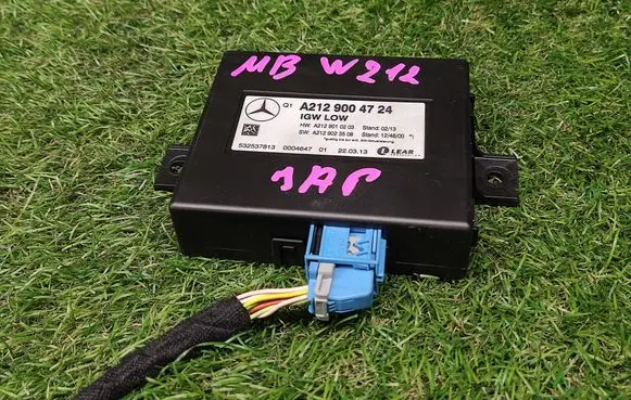 Mercedes-Benz E W212 Xenon control unit/module A2129004724 A2129010203 A2129023508