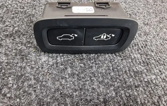 Volvo XC90 Tailgate/boot open switch button 31376890