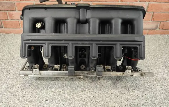 BMW 3 E46 Intake manifold 7501527