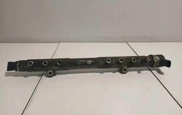 Volvo XC90 Fuel main line pipe 0445215023
