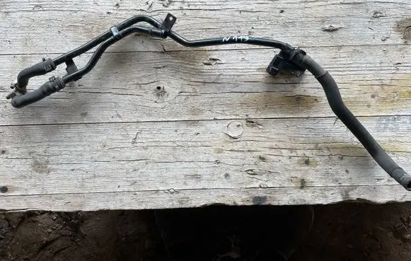 Audi A8 S8 D3 4E Engine coolant pipe/hose 4e0203525a