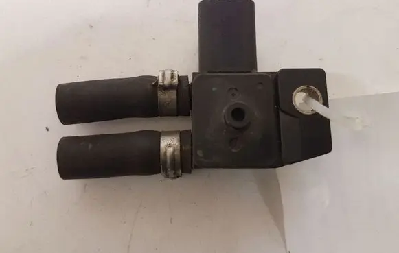 Citroen C4 I Picasso Exhaust gas pressure sensor 00257752 9662143180