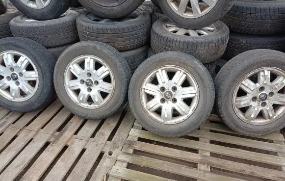 KIA Carens I R15 alloy rim 