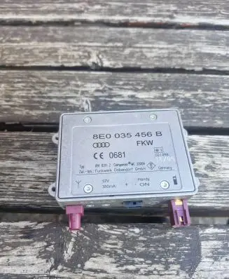 Audi A6 S6 C6 4F Antenna control unit 8E0035456B 09103112