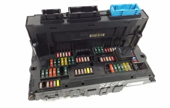 BMW 7 F01 F02 F03 F04 Fuse module 9234421