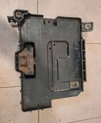 Hyundai i30 Battery box tray 37150-A5000