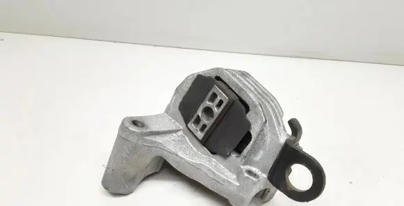 Volvo XC90 Engine mount bracket 301448629