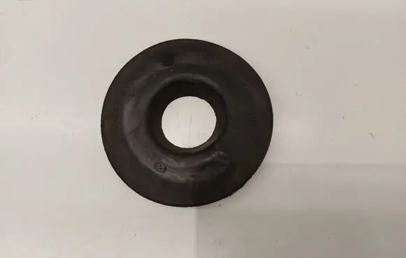 Volkswagen PASSAT B8 Rear coil spring rubber mount 5Q0512149A