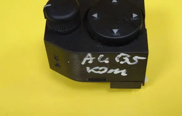 Audi A4 S4 B5 8D Wing mirror switch 8D0959565A