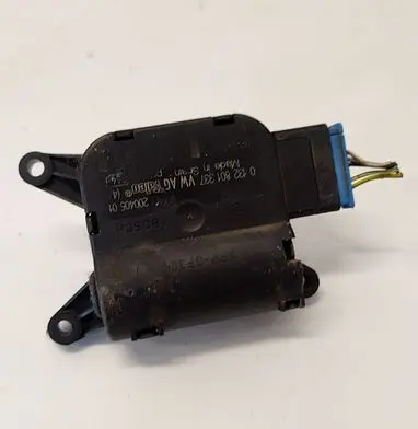 Volkswagen Touran I Air flap motor/actuator 0132801337