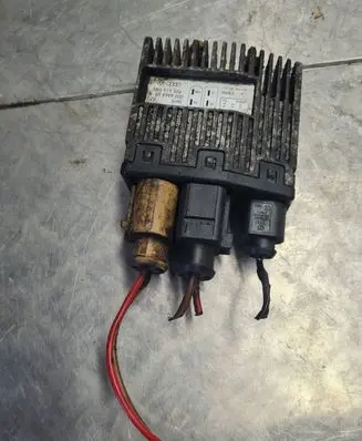 Volkswagen Transporter - Caravelle T5 Fan control module 3B0919506 898999000