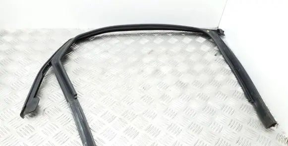 Audi A4 S4 B8 8K Rubber seal rear door window/glass 8K5839439