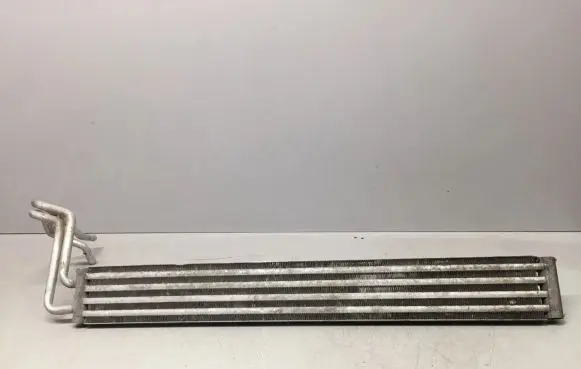 Volkswagen Touareg I Power steering radiator 7L8422885A